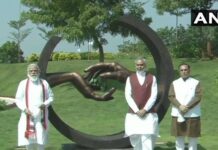 પ્રધાનમંત્રી નરેન્દ્ર મોદી કેવડીયા પહોંચ્યા, 17 જેટલા વિવિધ પ્રોજેક્ટ્સનું લોકાર્પણ કરશે