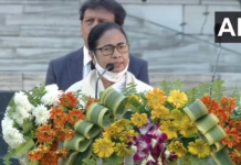 PM મોદીની હાજરીમાં મંચ પર ભડક્યા CM મમતા બેનર્જી, જાણો શું છે કારણ!