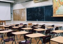 ગુજરાતમાં ચાલુ બંધ થતાં ઓનલાઈન-ઓફલાઈન શિક્ષણ મુદ્દે વિદ્યાર્થીઓ મુંઝવણમાં !