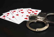 સાપુતારાના સર્કિટ હાઉસમાં જુગાર અને દારૂની મહેફિલ માણતા પાંચ ઈસમો ઝડપાયા: એક ફરાર