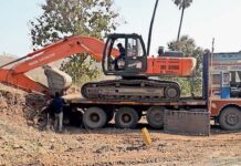 નર્મદા: આઝાદીના ૭૫ વર્ષ બાદ રસ્તો મંજૂર થયો પરંતુ વનવિભાગે કામગીરી અટકાવી!