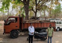 વાંસદા પશ્ચિમ વન વિભાગે ગેરકાયદે સર ખેરના લાકડા ભરી જતા ટેમ્પો ઝડપી લાખનો મુદ્દામાલ કબજે કર્યો