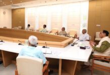 લોકોએ સમજવાનું છે આ લડાઈ કોરોના અને લોકો વચ્ચેની છે: સરકાર