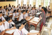 રાજ્યમાં ધોરણ 9 થી 12 ની શાળાઓ તો શરુ થઇ પણ પાઠયપુસ્તકો ન હોવાથી વિદ્યાર્થીઓ મુંઝવણમાં !