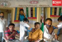 વાંસદાના અંક્લાછ ગામમાં યુવાનોએ કોરોના વેક્સીન લઈ ગ્રામ્યજનોનો ભયનો ભ્રમ ભાંગ્યો