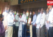 નવસારી જિલ્લાના ખાપરવાડા ગામમાં આરોગ્ય કર્મચારીઓનું કરાયું સન્માન