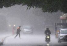 વલસાડ જિલ્લામાં ભારે વરસાદને કારણે જિલ્લાના જાણો કેટલા અને કયા કયા રસ્તાઓ થયા બંધ.!