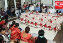 ખેરગામ તાલુકામાં 100 ટકા રસીકરણમાં યોગદાન આપનારનું ચિંતુબાનો છાંયડો હોસ્પિટલમાં કરાયું સન્માન