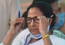 મમતા બેનર્જીની ભવાનીપુર બેઠક પર ભવ્ય જીતી, ભાજપના ઉમેદવારને 58,832 મતોથી હરાવ્યા