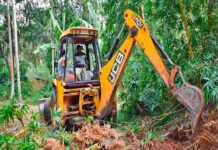 વાંસદાના ચારણવાડામાં વન અધિકાર જમીનમાં લેવલિંગ કરવાનો ગુનોમાં જીસીબી વનવિભાગ દ્વારા કરાયું કબજે