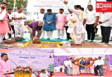 ધરમપુરના બામટી ગામમાં 5.47 કરોડના ખર્ચે સરકારી કુમાર છાત્રાલય અને 1.87 કરોડના ખર્ચે કોમ્યુનીટી હોલનું ત્રણ મંત્રીઓની ઉપસ્થિતિમાં થયું ખાર્તમૂહર્ત