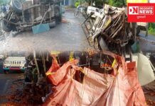 વાંસદા ખડકાળા સર્કલ પર ટામેટા ભરેલી પી-કપ ટેમ્પોનો થયો અકસ્માત.. જુઓ વિડીયો