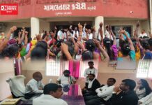 ગણદેવી પૂરગ્રસ્ત પરિવારોને સહાય અપાવવા નવસારી સમસ્ત આદિવાસી સમાજના પ્રમુખ ડો નીરવ પટેલ પોહચ્યા મામલતદાર કચેરીએ..