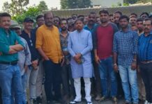 ધારાસભ્ય નરેશ પટેલ અને દ. ગુજરાત ચીખલી ગણદેવી વિભાગ ટ્રક ઓનર્સ વેલ્ફેર એસોસિએશન વચ્ચે બેઠક.. હડતાલ અંત..