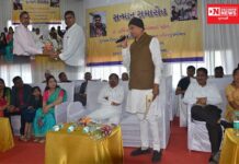 ગાંધીનગરના નાયબ સચિવ ડો.હર્ષિલ પટેલનું પી.એચડી થવા બદલ ધમડાચી ગ્રામપંચાયત દ્વારા ભવ્ય સન્માન