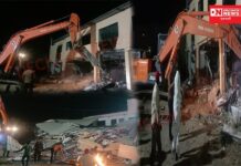 ચીખલીમાં ગેરકાયેદસર બાંધકામ પર સરપંચનું બુલ્ડોઝર ફર્યું.. લોકોએ સરપંચને કહ્યા બુલ્ડોઝર બાબા..