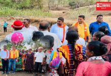 જનસંપર્ક અભિયાન અંતર્ગત નવસારી ભાજપ યુવા મોરચાના યુવાઓ વાંસદાના ગામડાઓમાં મળી રહ્યા છે લોકોને..