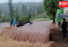 કપરાડાના 6 ગામોના વિદ્યાર્થીઓ જીવના જોખમે નદી પાર કરવા મજબૂર.. વહીવટીતંત્ર અને ધારાસભ્ય જવાબદાર..ગ્રામજનો