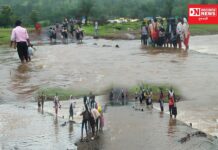 કપરાડાના દહીંખેડ ગામના વાકી નદી પરનો કોઝવે પુલ ઊંચો બનાવવા ત્રણ ગામના લોકોની માંગ..