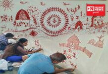 જિલ્લા શિક્ષણાધિકારીની કચેરી વલસાડને વારલી પેઇન્ટિંગથી સજાવાઈ..