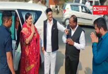 બોડેલીના અલીપુરા ચોકડી સર્કલ પાસે ડો.બાબા સાહેબ આંબેડકરની પ્રતિમા મુકવા લોકોએ કરી રજુઆત..