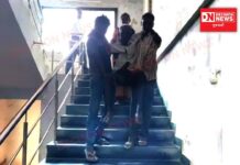 વાંસદા સેવા સદનમાં લીફ્ટના વાંકે દિવ્યાંગ અરજદારોને ઊંચકીને લઈ જવાની નોબત.. 95 જેટલા ગામના સિનિયર અને દિવ્યાંગોને હાલાકી..