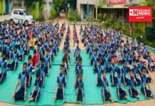 જિલ્લાની પ્રાથમિક-માધ્યમિક શાળાઓમાં યોગ દિવસને કેન્દ્રમાં રાખીને બાળકો-શિક્ષકો દ્વારા થઈ રહેલો યોગાભ્યાસ..