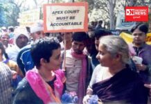 મેઘા પાટકર અને અરુંધતી રોય..