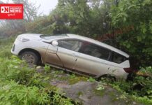 સાપુતારા ઘાટ ચડતાં બ્રેક ફેઈલ થઇ અને અર્ટિગા ગાડી સાઇડની સુરક્ષા દિવાલના નીચે ઉતરી..