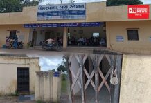 ઉમરપાડા બસ સ્ટેન્ડમાં શૌચાલય બનાવાઈ ગયા પણ તાળા પણ મરાય ગયા..