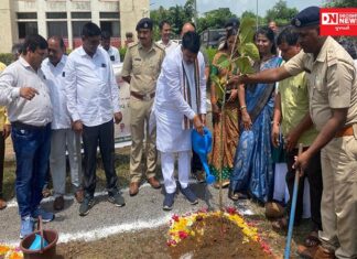 ઉમરપાડાના સરકારી કોલેજમાં માનનીય વડાપ્રધાનના જન્મદિવસ નિમિત્તે યોજાયો 75 મો વન મહોત્સવ..