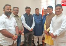 સ્થાનિક ટોલટેક્સમાં રાહત આપવાને લઈને નીતિન ગડકરીને મળી ડાંગ- વલસાડના સાંસદ ધવલ પટેલની ટીમ