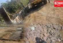 ઝઘડિયા તાલુકાના હિંગોરીયા જવાના માર્ગ પર બની રહેલ નાળાની કામગીરીમાં હલકી ગુણવત્તા વાળો સામાન વપરાતા ગ્રામજનો માં આક્રોશ