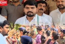 રાજપીપળામાં હરિસિધ્ધિ માતાના મંદિર સામે ફૂલહાર, નારિયળના લારી ગલ્લા પર તંત્રની તોડફોડ .. ચૈતર વસાવાની ઘટના સ્થળ પર મુલાકાત