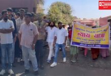 એક માતાનો નવસારી SP ને પત્ર.. બીલીમોરા પોલીસ સ્ટેસનનો PI કે.ડી.નકુમ આરોપીઓને છાવરી, ન્યાયપ્રણાલીના ધજાગરા ઉડાવી રહ્યો છે..