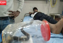 યુવાને ભારે કરી.. પગમાં સાપ કરડયો તો ઉમરગામના યુવાને એને બોટલમાં ભરી હોસ્પિટલ સાથે જ લઈ આવ્યો.. બોલો