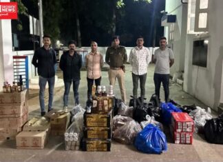 ચીખલી પોલીસે દાખવ્યો પાવર.. 2 લાખ રૂપિયાના મુદ્દામાલ સાથે ઘરમાં અને શેરડીના ખેતરમાંથી દારૂ પકડયો..