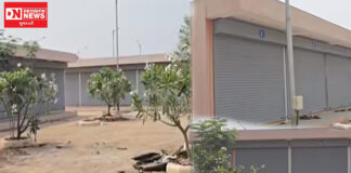 કેવડિયા: સ્થાનિક લોકોને ધંધા રોજગાર થી વચિત રાખવા સ્ટેચ્યુ ઓફ યુનિટી પાસેની દુકાનો ધૂળ ખાય રહી છે..