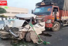 વલસાડ હાઇવે પર કાર ટ્રકમાં ઘૂસી જતાં માતા પૂત્રીના મોત…