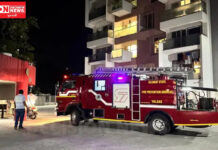 વલસાડના કંચન ગંગા એપાર્ટમેન્ટમાં બાલ્કનીમાં લોક થયેલા વૃદ્ધને ફાયર બ્રિગેડે દોરડાની મદદથી બીજા માળેથી 65 વર્ષીય વૃદ્ધને બચાવ્યા..