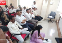 બેઠક દરમિયાન સુખાલા તા. પ.સભ્ય કુંજાલી પટેલ એ બેઠકની શરૂઆત સાથેજ જમીન ઉપર બેસી વિરોધ જતાવ્યો હતો…