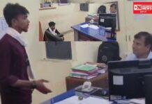 દક્ષિણ ગુજરાત વીજ કંપની દ્વારા અધૂરા કામો પુરા ન કરતાં સરપંચ હિતેનભાઈ પટેલ દ્વારા નીચે બેસીને વિરોધ પ્રદર્શન…