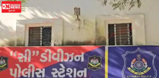 દાહોદના મોટી ખરચ ગામના બાળકને સી ડિવિઝન પોલીસે પેટ્રોલિંગ દરમિયાન શોધી પરિવાર સાથે મિલન કરાવ્યું..