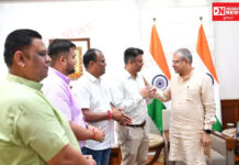 વલસાડમાં વંદે ભારત ટ્રેન સ્ટોપેજ બદલ MPની રેલમંત્રી સાથે સાંસદ ધવલ પટેલે શુભેચ્છા મુલાકાત લીધી..