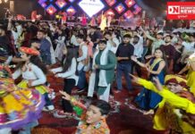 વલસાડના તડકેશ્વર મંદિર ખાતે પ્રથમ દિવસે જ મોટી સંખ્યામાં ખેલૈયાઓએ આનંદ માણ્યો..