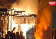 ઉમરપાડાની મુખ્ય બજારમાં ફૂટવેરની દુકાનમાં શોર્ટ સર્કિટથી લાગેલી આગમાં દુકાનનો માલ બળીને ખાખ..