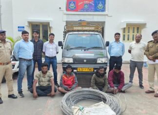 5,74,500 રૂપિયાના વીજતારના મુદ્દામાલ સાથે ભીનારમાં રહીને ભંગારનો ધંધો કરતાં આરોપીઓને પકડી પાડતી વાંસદા પોલીસ ટીમ..