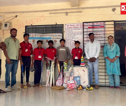 ધરમપુરના મોટીઢોલ ડુંગરી પ્રાથમિક શાળાના વિદ્યાર્થીઓને મળી રમતગમતની કીટ..