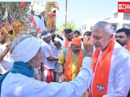 મહુવાના વસરાઈના આદિવાસી સંસ્કૃતિની અતૂટ શ્રદ્ધાનું પ્રતીક ગોડીગઢ દેવ દેવસ્થાનમાં જગદીશ વિશ્વકર્માના દર્શન-પૂજન..