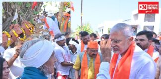 મહુવાના વસરાઈના આદિવાસી સંસ્કૃતિની અતૂટ શ્રદ્ધાનું પ્રતીક ગોડીગઢ દેવ દેવસ્થાનમાં જગદીશ વિશ્વકર્માના દર્શન-પૂજન..